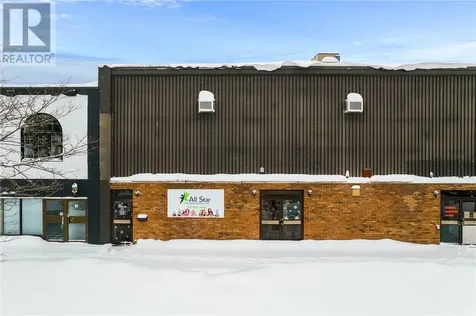 11 Mary Walk Elliot Lake ON P5A 1Z9