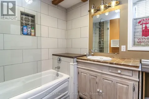 74 Rodney Street Collingwood ON L9Y 1C8