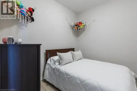 120 Springvalley Crescent Hamilton ON L9C 0G2