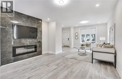 221 Rosslyn Avenue North Hamilton ON L8L 7P8