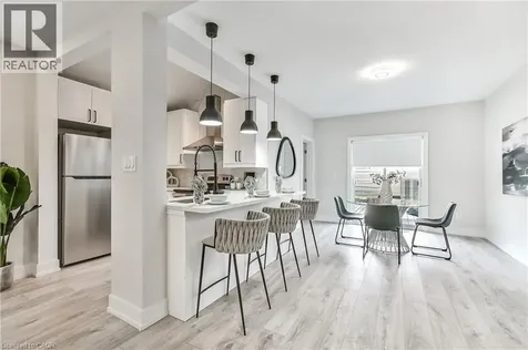 221 Rosslyn Avenue North Hamilton ON L8L 7P8
