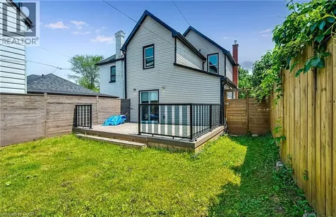 221 Rosslyn Avenue North Hamilton ON L8L 7P8