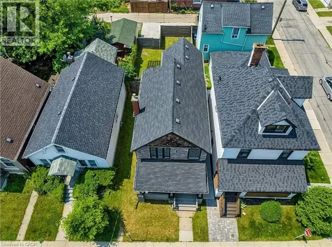 221 Rosslyn Avenue North Hamilton ON L8L 7P8