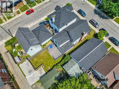 221 Rosslyn Avenue North Hamilton ON L8L 7P8