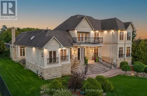 776 Woodland Acres Crescent Vaughan ON L6A 1G2