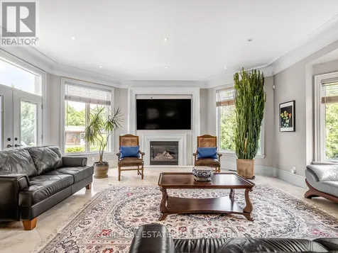 776 Woodland Acres Crescent Vaughan ON L6A 1G2