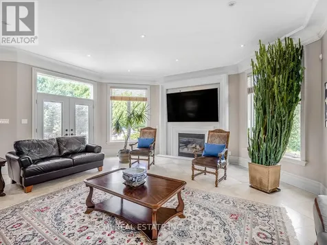 776 Woodland Acres Crescent Vaughan ON L6A 1G2