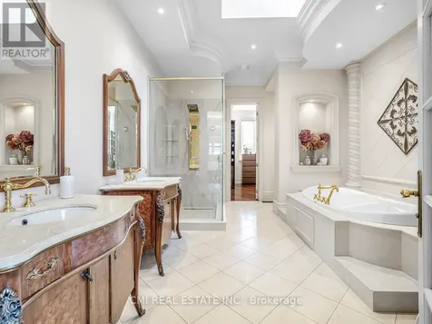 776 Woodland Acres Crescent Vaughan ON L6A 1G2
