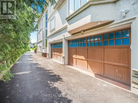 776 Woodland Acres Crescent Vaughan ON L6A 1G2