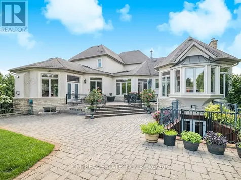 776 Woodland Acres Crescent Vaughan ON L6A 1G2