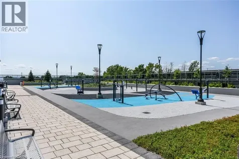 2087 Fairview Street Burlington ON L7R 0E5