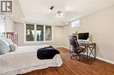 21 House Lane Hamilton ON L9K 0G1