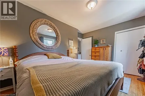 648 Francis Road Burlington ON L7T 3X7