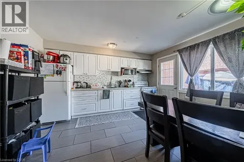 648 Francis Road Burlington ON L7T 3X7