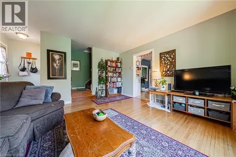 648 Francis Road Burlington ON L7T 3X7