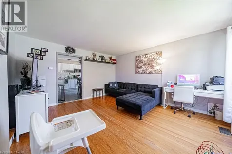 648 Francis Road Burlington ON L7T 3X7
