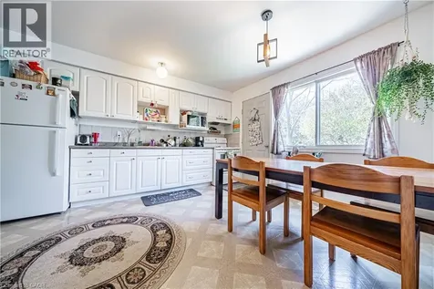 648 Francis Road Burlington ON L7T 3X7