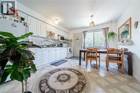 648 Francis Road Burlington ON L7T 3X7