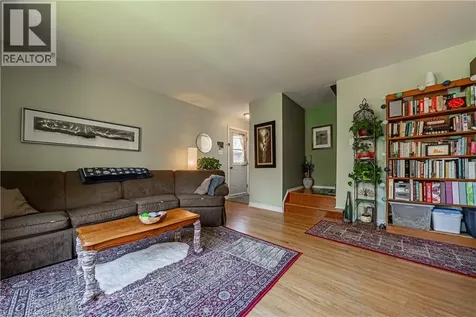 648 Francis Road Burlington ON L7T 3X7