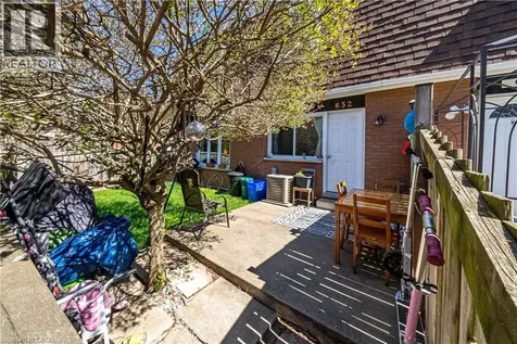 648 Francis Road Burlington ON L7T 3X7