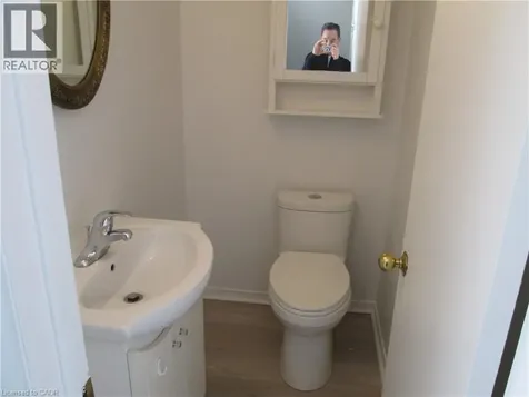 648 Francis Road Burlington ON L7T 3X7