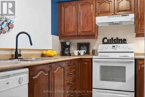 120 Grant Carman Drive Ottawa ON K2E 1C8