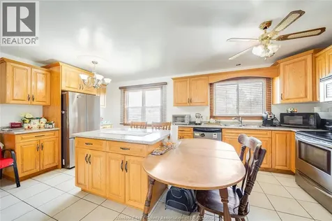 12 Bennie Avenue Leamington ON