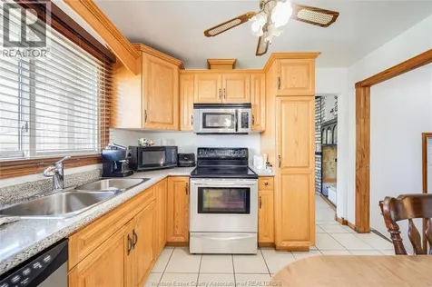 12 Bennie Avenue Leamington ON
