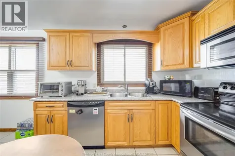 12 Bennie Avenue Leamington ON