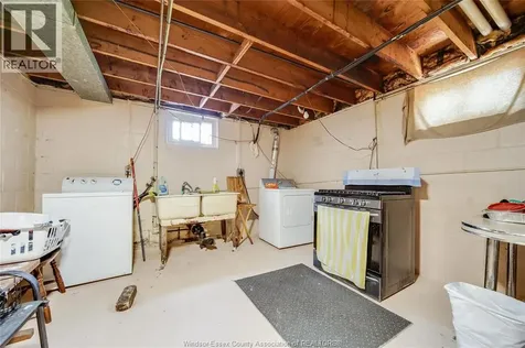 12 Bennie Avenue Leamington ON