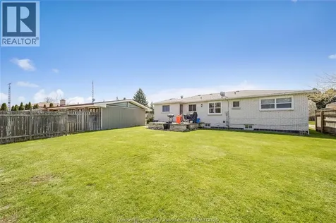 12 Bennie Avenue Leamington ON