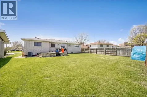 12 Bennie Avenue Leamington ON