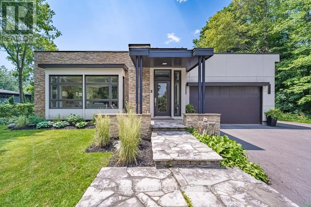 17 Kaymar Drive Ottawa ON K1J 7C8