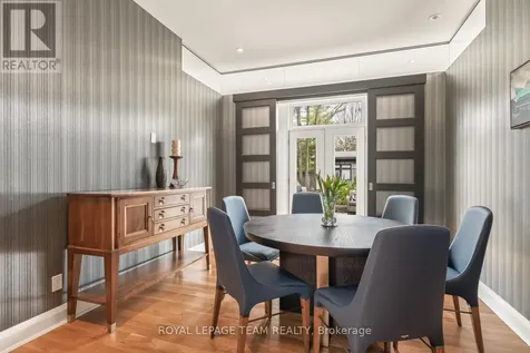 17 Kaymar Drive Ottawa ON K1J 7C8