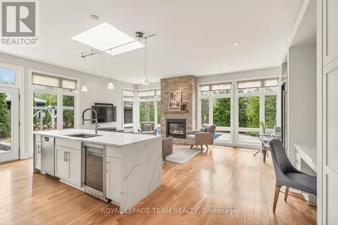 17 Kaymar Drive Ottawa ON K1J 7C8