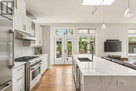 17 Kaymar Drive Ottawa ON K1J 7C8