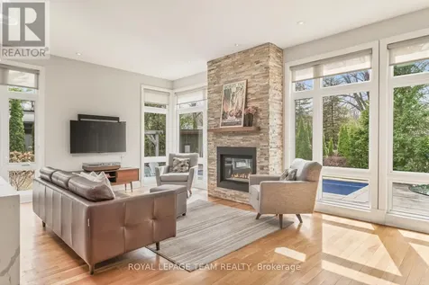 17 Kaymar Drive Ottawa ON K1J 7C8
