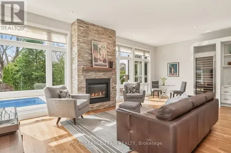 17 Kaymar Drive Ottawa ON K1J 7C8