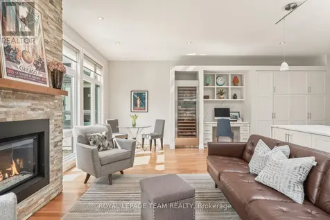 17 Kaymar Drive Ottawa ON K1J 7C8