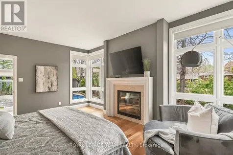 17 Kaymar Drive Ottawa ON K1J 7C8