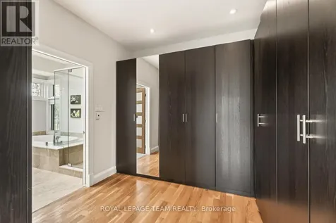 17 Kaymar Drive Ottawa ON K1J 7C8