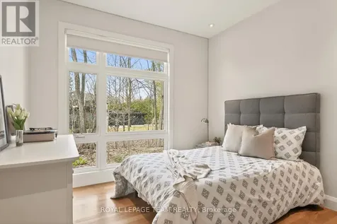 17 Kaymar Drive Ottawa ON K1J 7C8