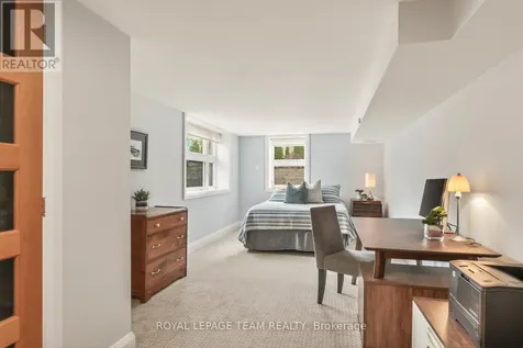 17 Kaymar Drive Ottawa ON K1J 7C8