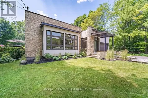17 Kaymar Drive Ottawa ON K1J 7C8