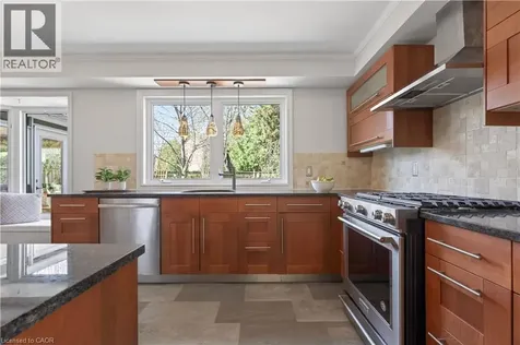 2391 Arnold Crescent Burlington ON L7P 4J2