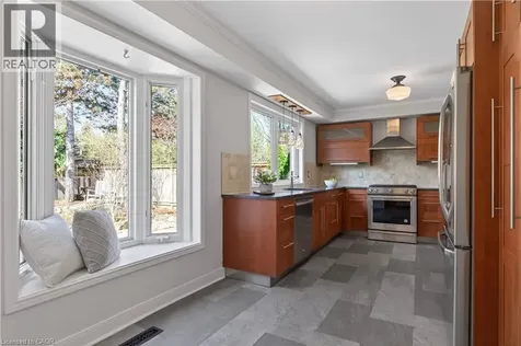 2391 Arnold Crescent Burlington ON L7P 4J2