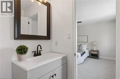 2391 Arnold Crescent Burlington ON L7P 4J2