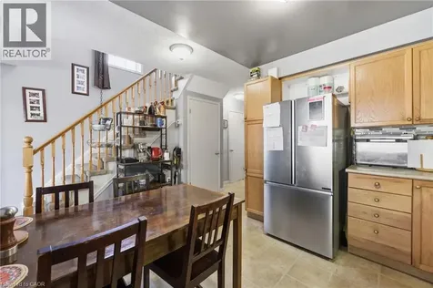 124 Gosling Gardens Guelph ON N1G 5K6