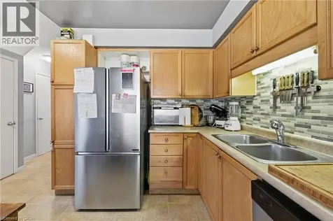 124 Gosling Gardens Guelph ON N1G 5K6