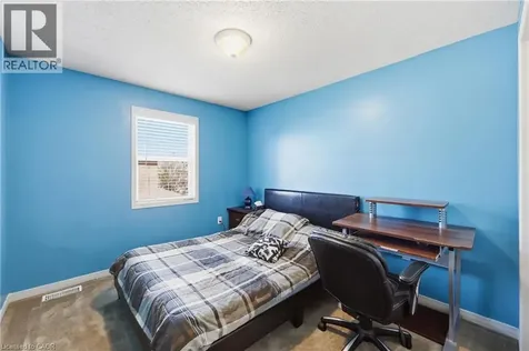 124 Gosling Gardens Guelph ON N1G 5K6